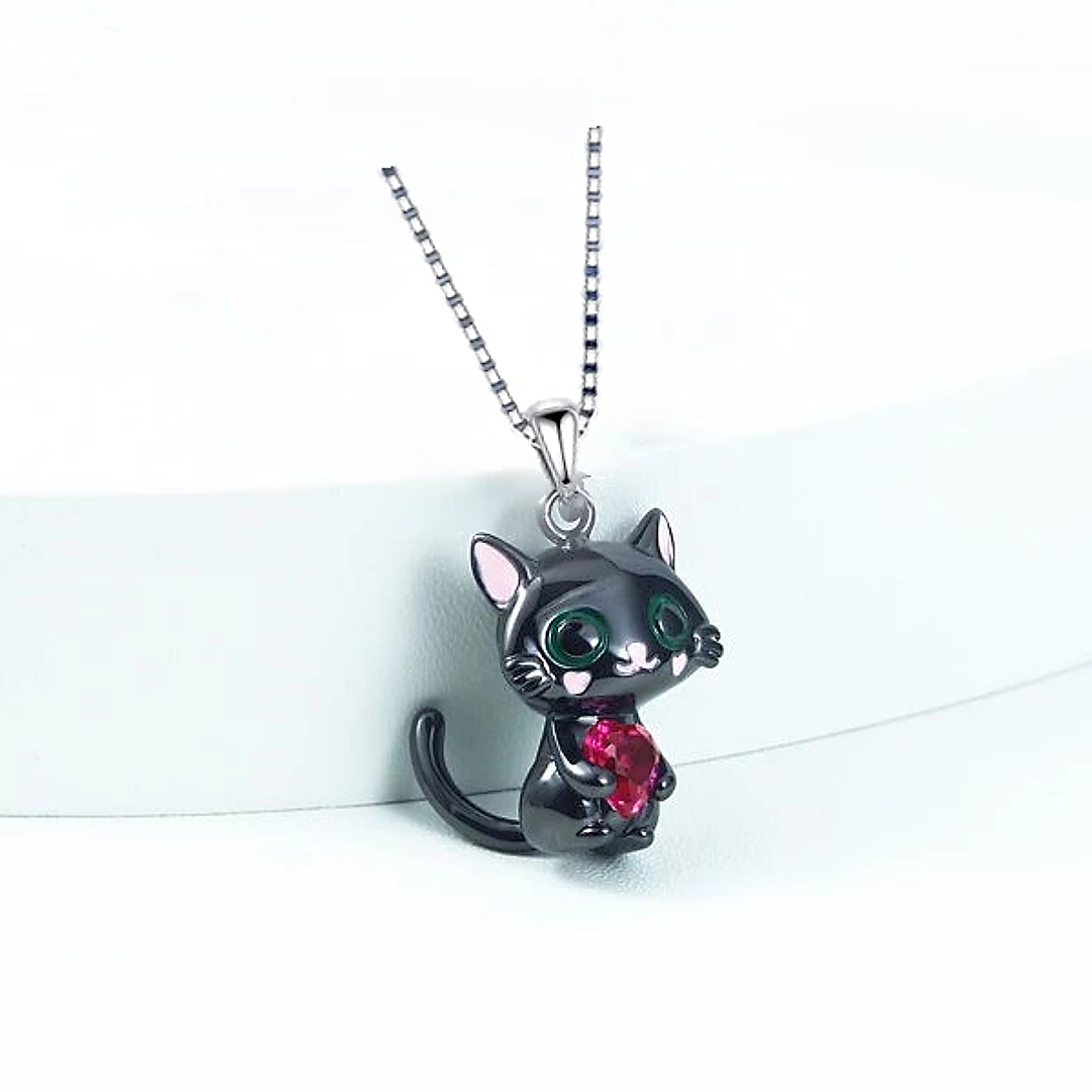 Fekete cica medál egy piros szivecskével és fekete anker lánccal (0361237AE11)