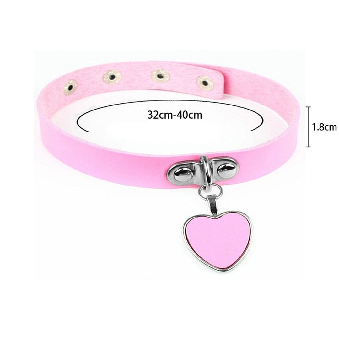 Állítható kapcsos rózsaszín nyakpánt középen egy csüngő szívvel (0361243AE28)