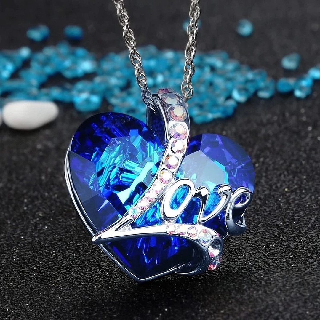 Szív alakú kék kristály medál "Love" felirattal és nyaklánccal (0361247AE44)