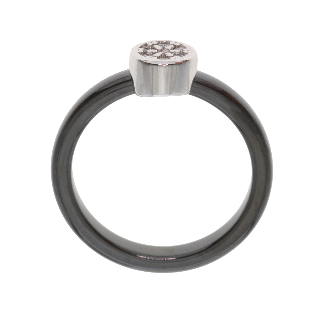 Fekete kerámia gyűrű kerek ezüstözött fejrésszel és cirkónia drágakövekkel (3012030SC00)